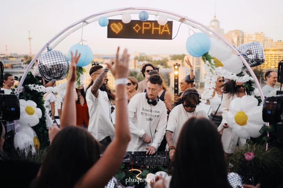22.08 - Phagamast Rooftop daytime Крыша 18